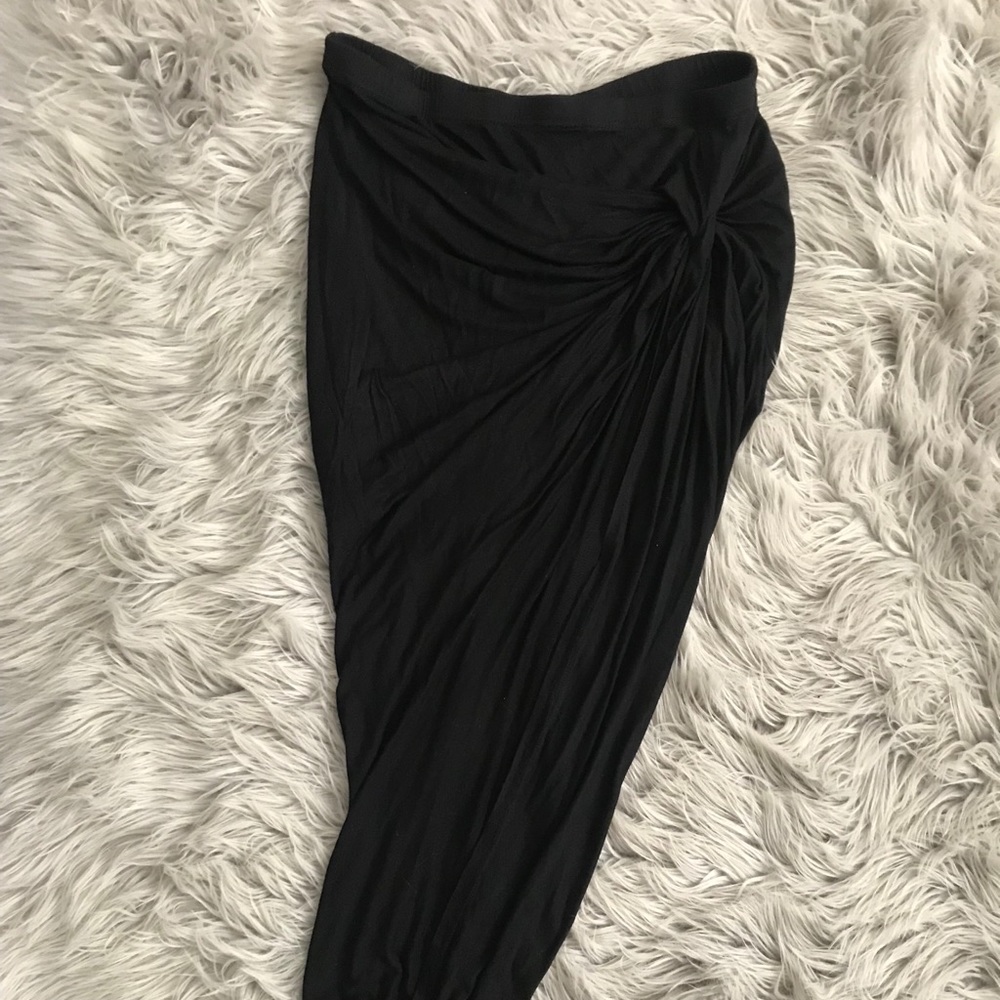 black skirt